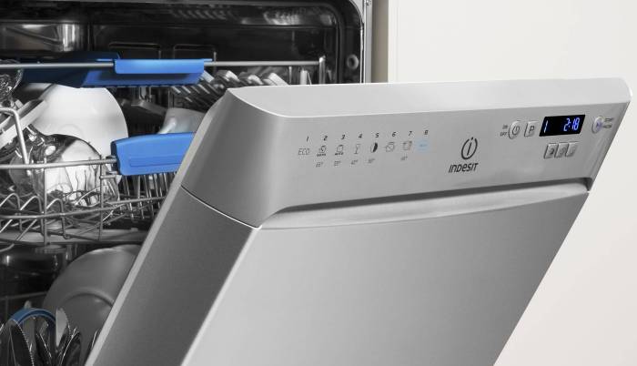 Indesit Full Size Dishwasher with Eco Wash Option