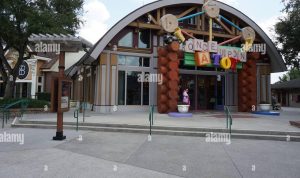 Orlando toy store exploring the best in playthings